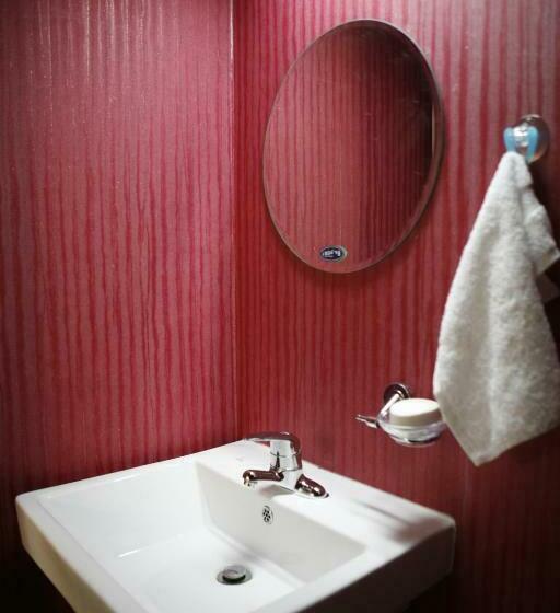 اتاق استاندارد سه تخته با سرویس بهداشتی مشترک, Birdsnest Hostel Hongdae Foreigner Only