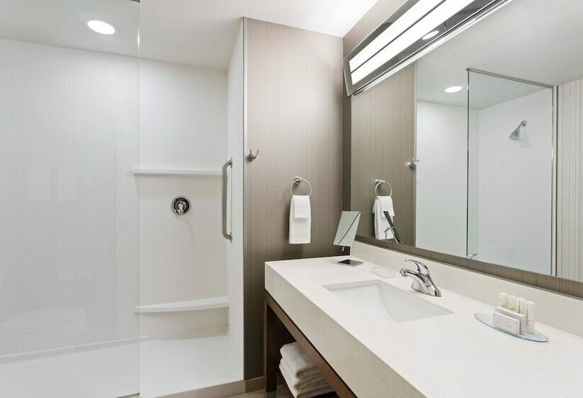 سوییت, Courtyard By Marriott Houston Katy Mills
