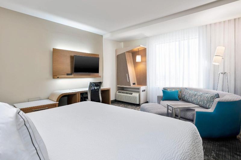 اتاق استاندارد با تخت بزرگ, Courtyard By Marriott Houston Katy Mills
