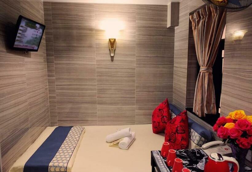 اتاق استاندارد یک نفره, Manila Hotel  Hostel Block D