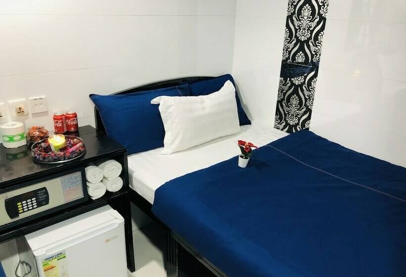 اتاق استاندارد یک نفره, Manila Hotel  Hostel Block D
