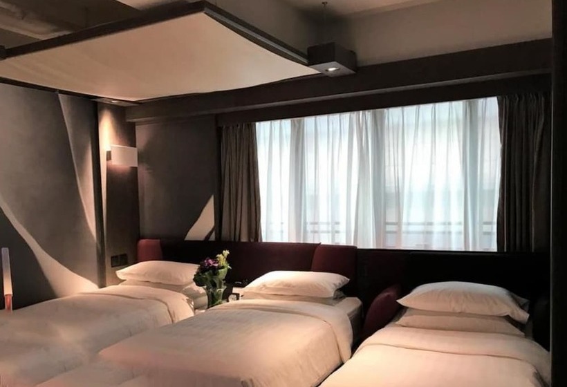 اتاق استاندارد سه نفره, Manila Hotel  Hostel Block D