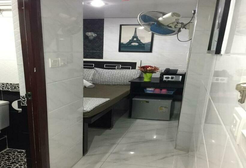 اتاق استاندارد, Skylark Hostel