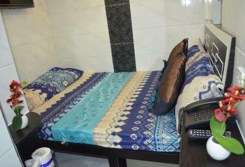 اتاق استاندارد, Skylark Hostel