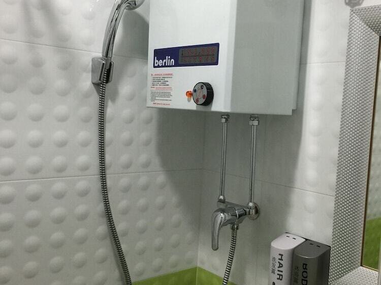 اتاق استاندارد, Skylark Hostel