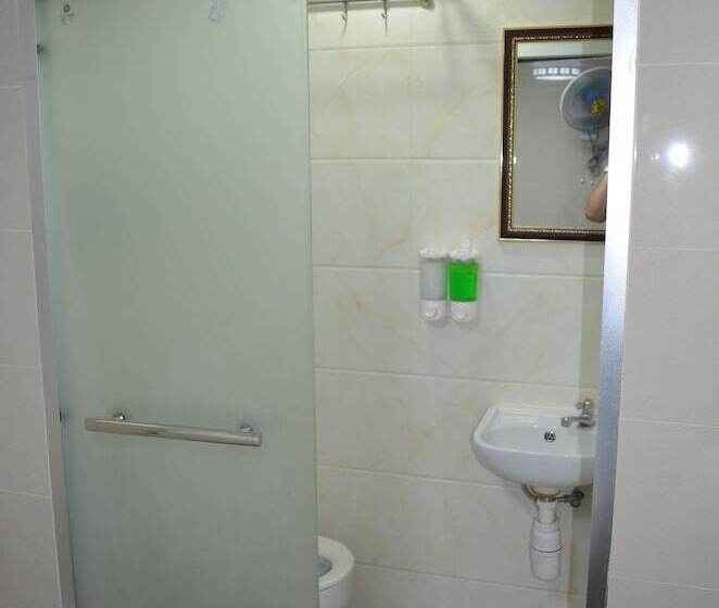 اتاق استاندارد, Skylark Hostel