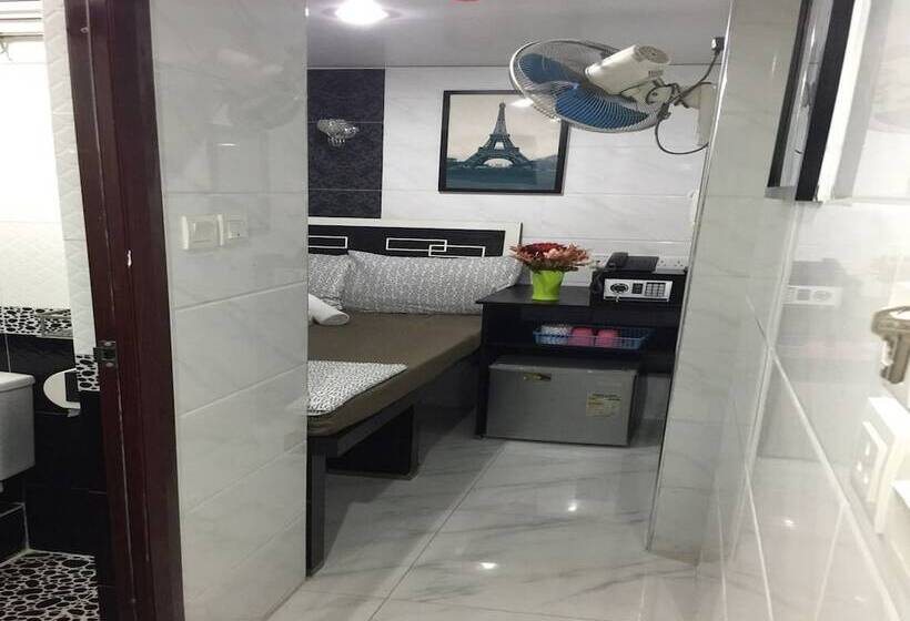 اتاق استاندارد, Skylark Hostel