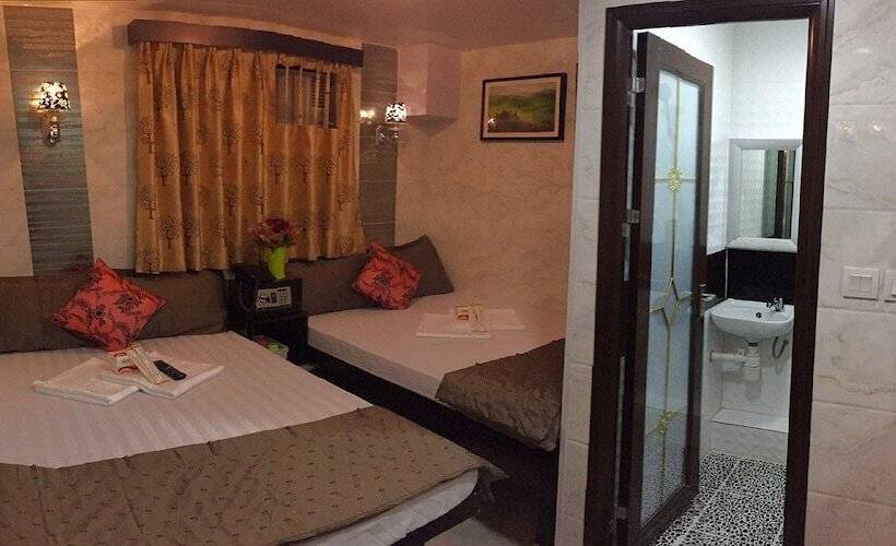 اتاق خانوادگی, Skylark Hostel