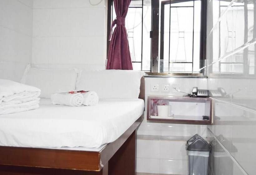 اتاق استاندارد یک نفره, Strawberry Guest House