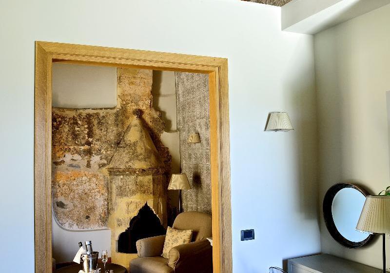 اتاق استاندارد یک نفره, Insadong Hostel