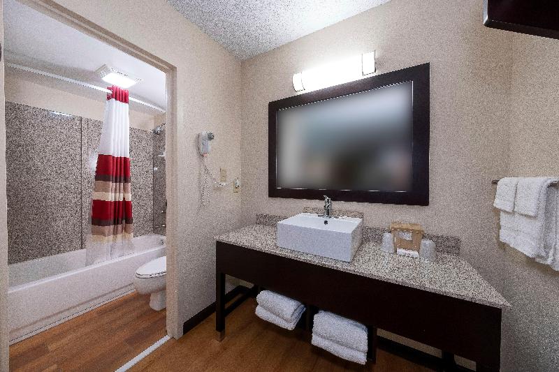 اتاق سوپریور با تخت بزرگ, Red Roof Inn Plus+ Huntsville – Madison