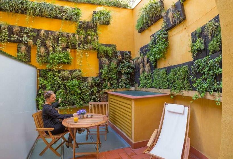 Superior Room with Terrace, Boutique Hostemplo Sagrada Familia