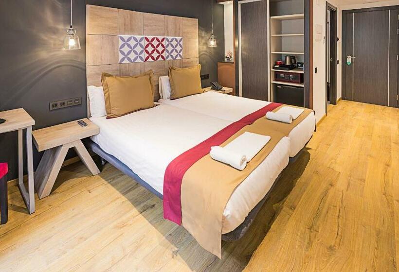 اتاق سوپریور با بالکن, Boutique Hostemplo Sagrada Familia