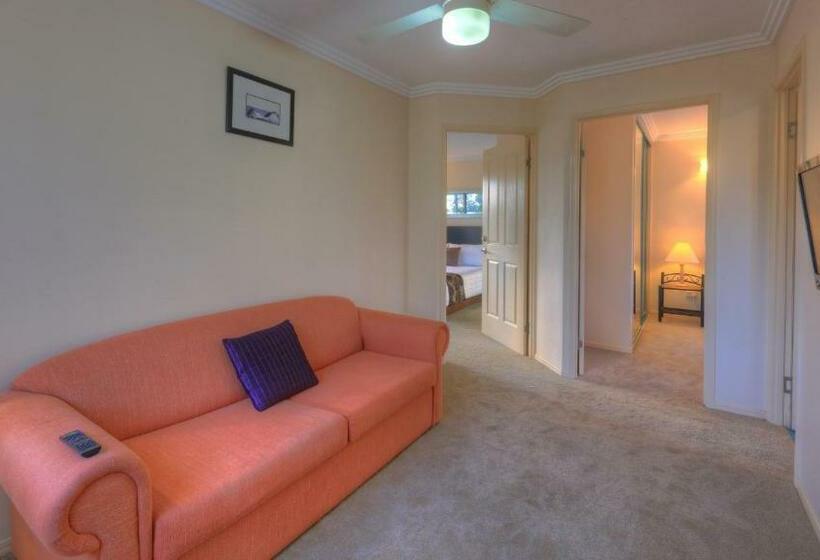 2 Bedroom Apartment, Grange Resort Hervey Bay