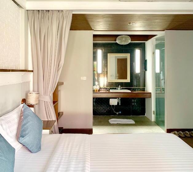 اتاق استاندارد با تخت بزرگ, Pai Cherkaew