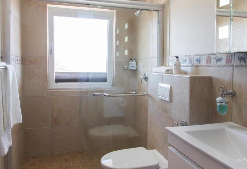 سوییت با چشم‌انداز دریا, Lala Panzi B&b