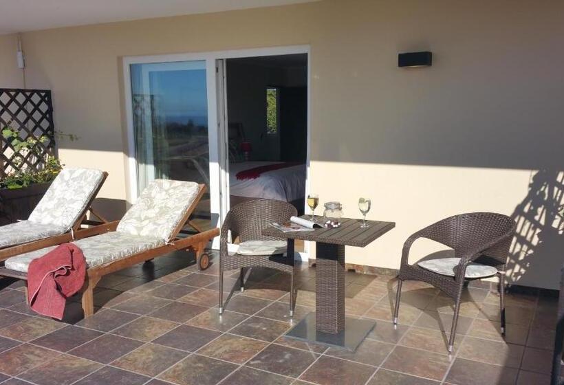 Triple Room Sea View, Lala Panzi B&b