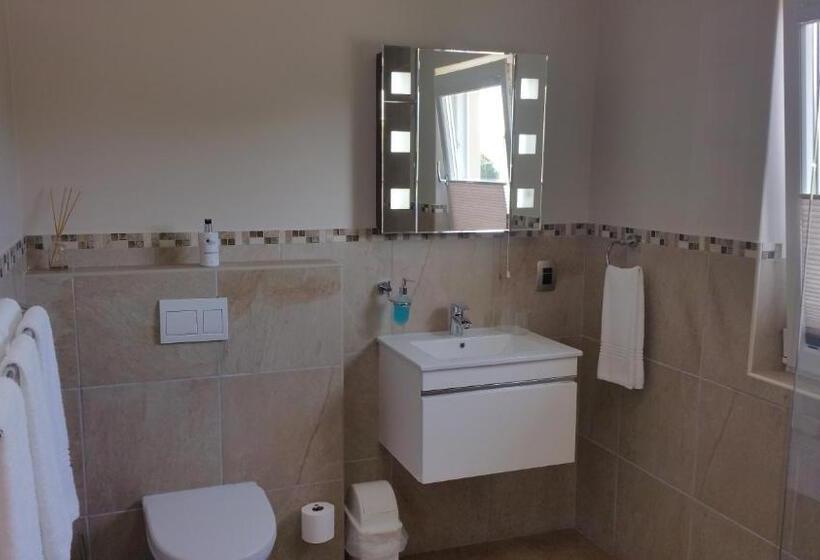 Triple Room Sea View, Lala Panzi B&b