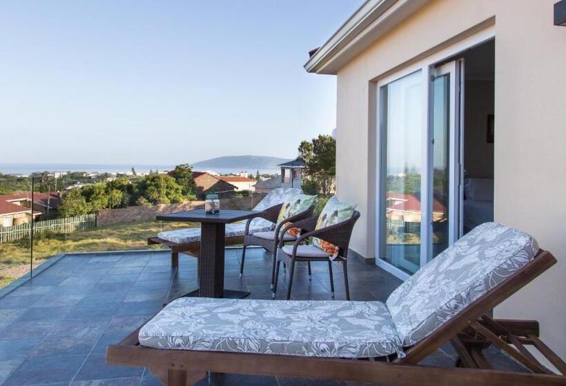Triple Room Sea View, Lala Panzi B&b