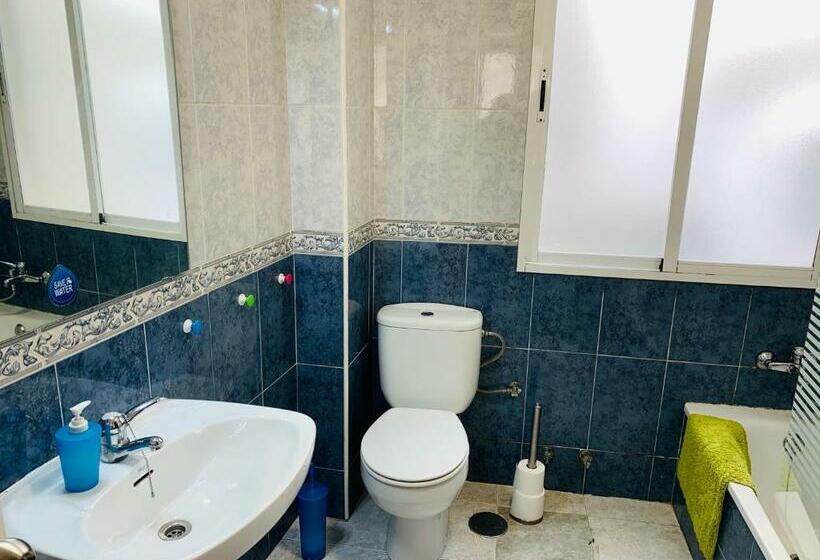 اتاق استاندارد, Oh! My Hostel