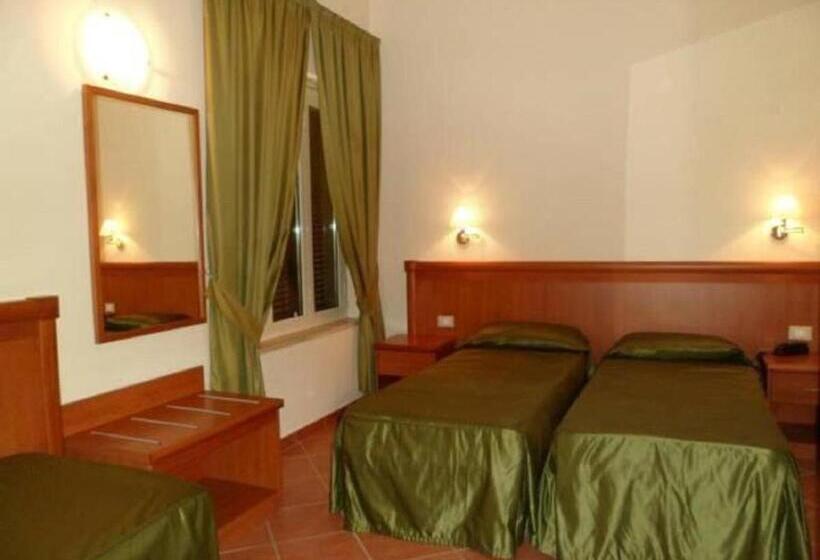 اتاق استاندارد سه نفره, Park Hotel Villamaria