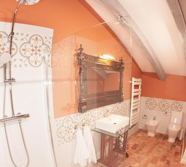 اتاق استاندارد سه نفره, Teatrisso Hotel Palacio