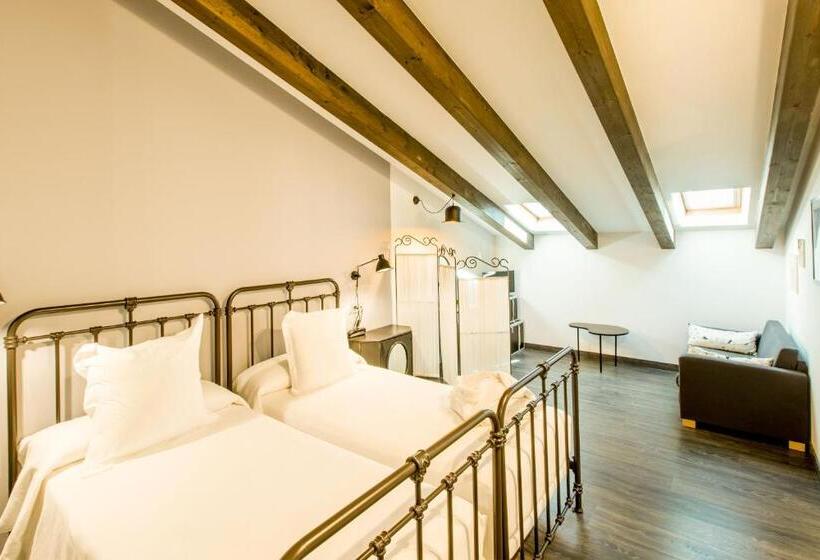 استودیوی استاندارد, Teatrisso Hotel Palacio