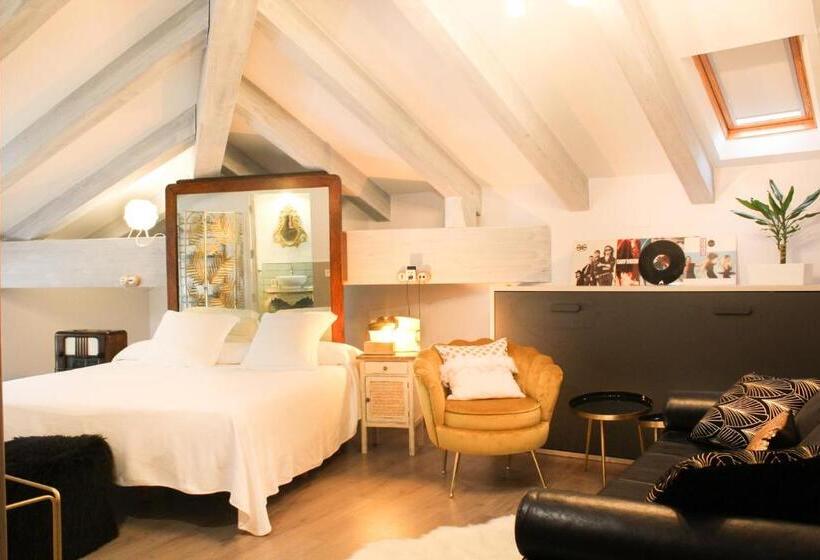 استودیوی استاندارد, Teatrisso Hotel Palacio