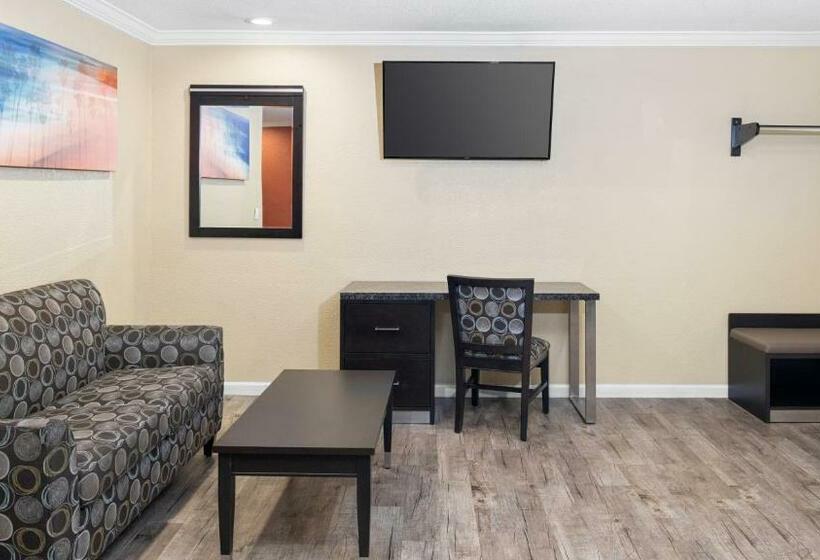 استودیوی استاندارد, Scandia Motel