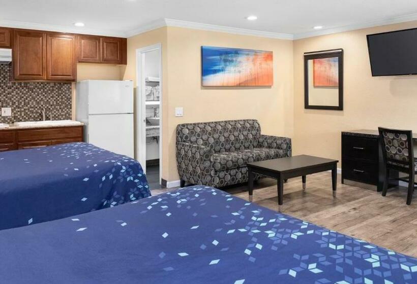 استودیوی استاندارد, Scandia Motel