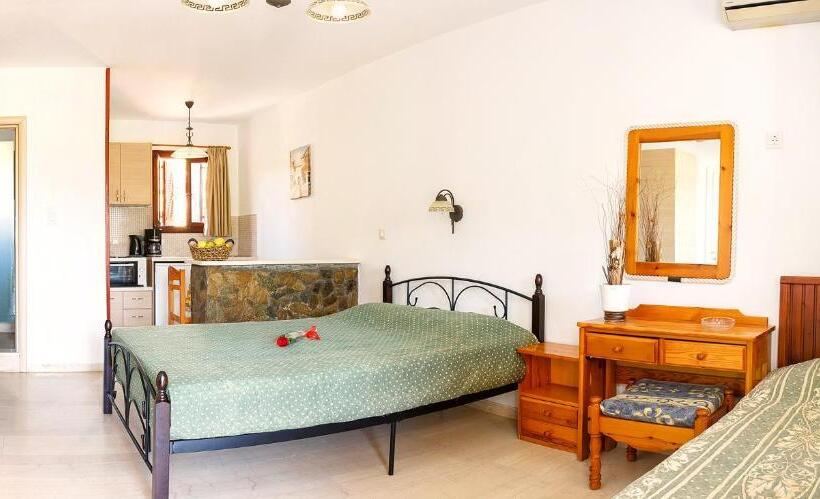 استودیوی استاندارد, Villa Italiana