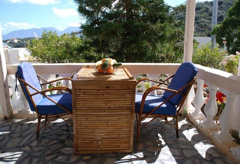 استودیوی استاندارد, Villa Italiana