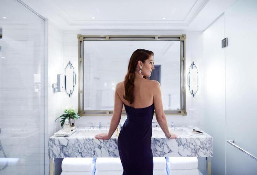 سوئیت با تخت بزرگ, Fairmont Royal York Gold Experience