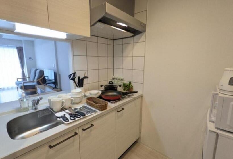 استودیوی استاندارد, Eslead Hotel Osaka Tsuruhashi