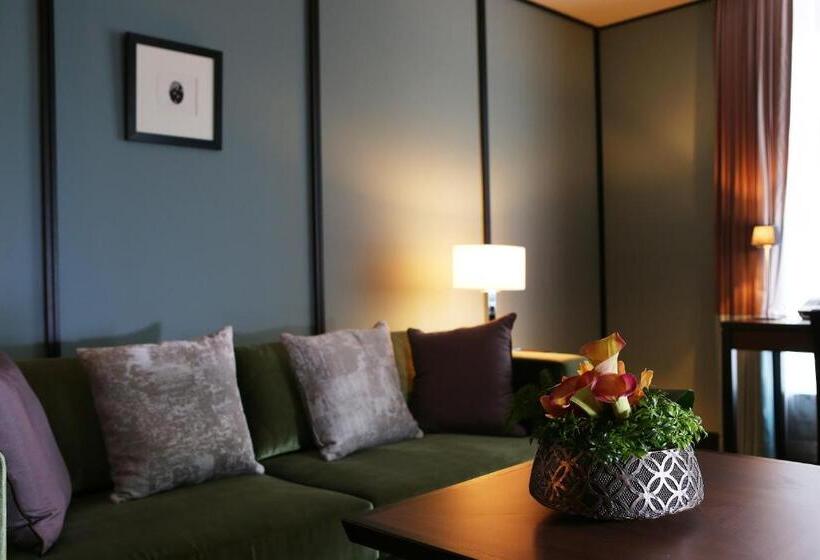 Suite Master, Allamanda Aoyama Tokyo