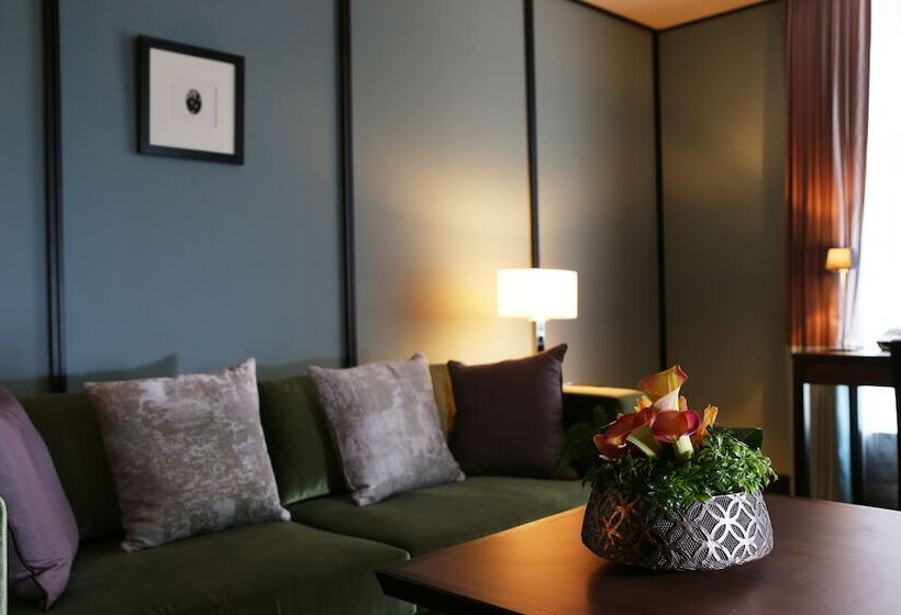 Suite Master, Allamanda Aoyama Tokyo