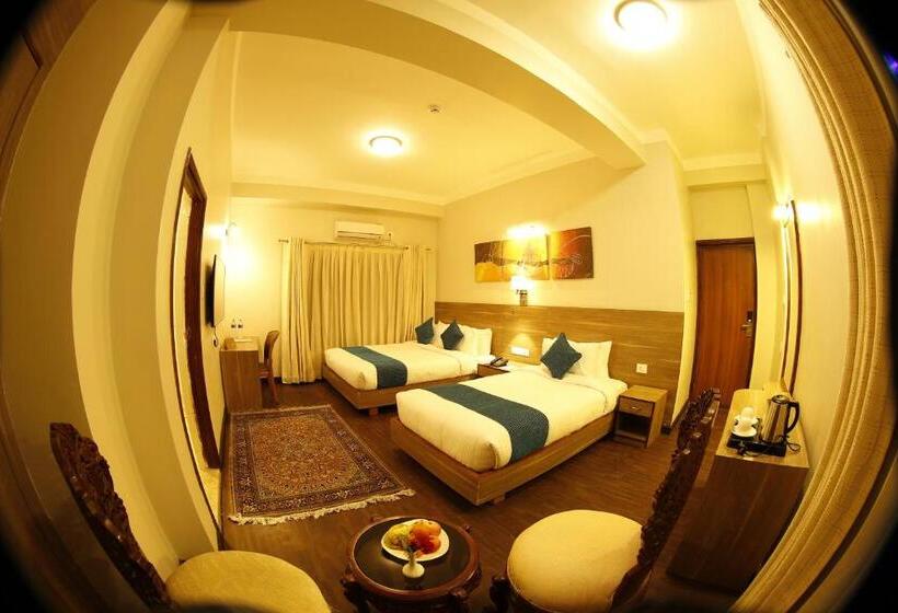 اتاق پریمیوم سه تخته, Arts Kathmandu