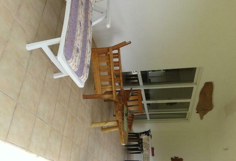 اتاق خانوادگی, Le Relax St. Joseph Guest House