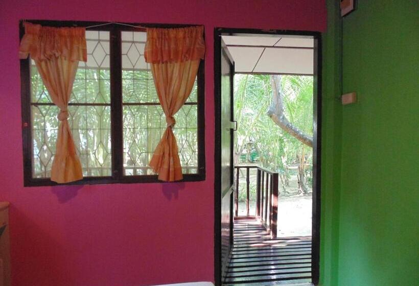 بانگلوی استاندارد, Moonhut Bungalows