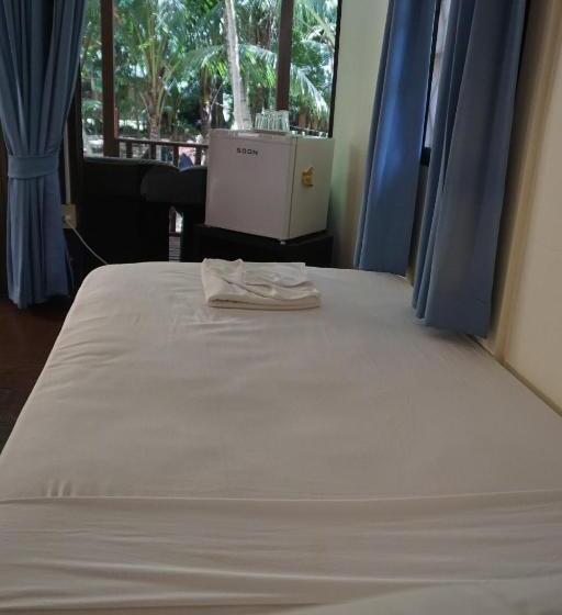 اتاق خانوادگی با چشم‌انداز باغ, Moonhut Bungalows