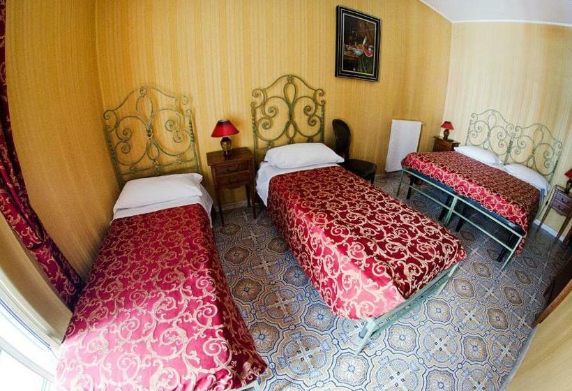 اتاق استاندارد سه نفره, Villa Maria