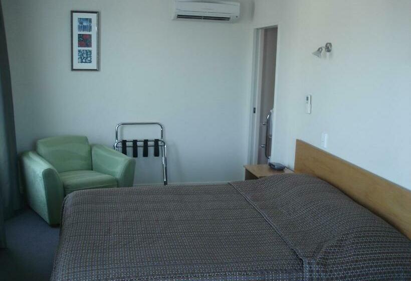 استودیوی استاندارد, Parkside Motel