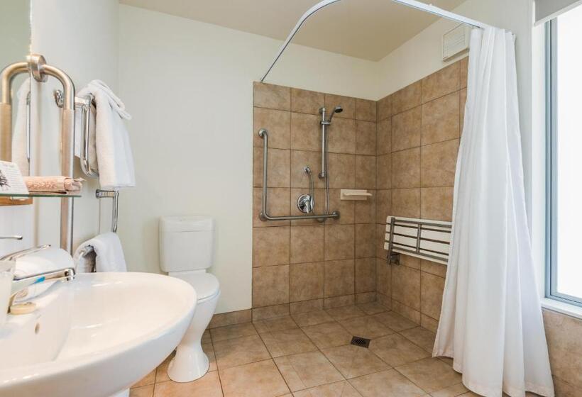 استودیوی استاندارد اینتریور, Parkside Motel