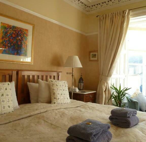 اتاق خانوادگی, Burnside Guest House