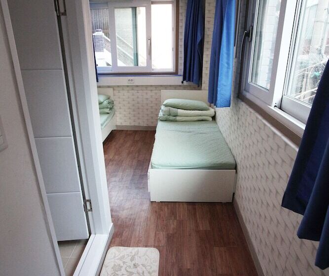 اتاق استاندارد, Namsan Guesthouse