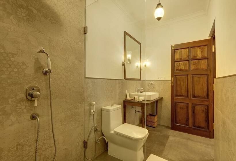 سوییت, Saraca Hotel Lucknow
