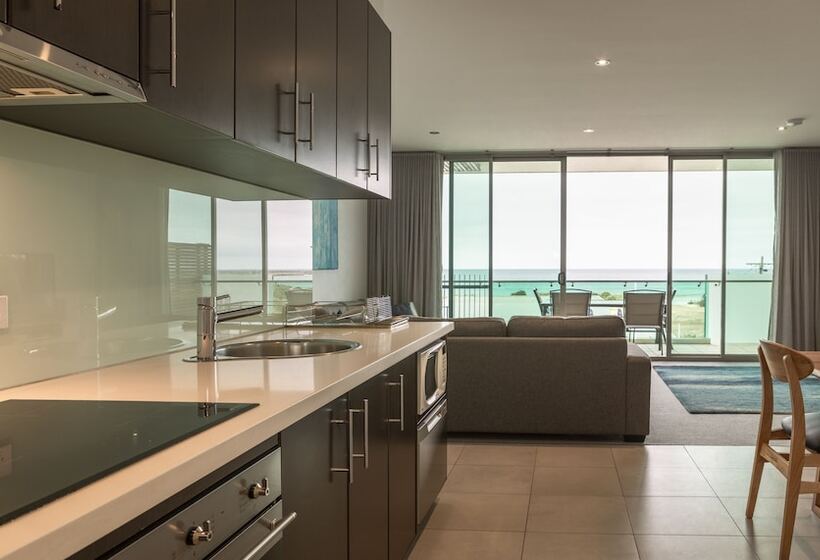 2 Bedroom Penthouse Apartment, The Dolphin Apartments