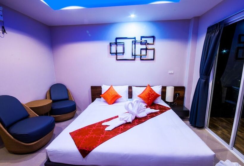استودیو استاندارد با چشم‌انداز استخر, Chomphu Resort