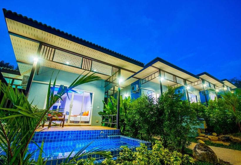 ویلای یک اتاق خوابه با استخر شنا, Chomphu Resort