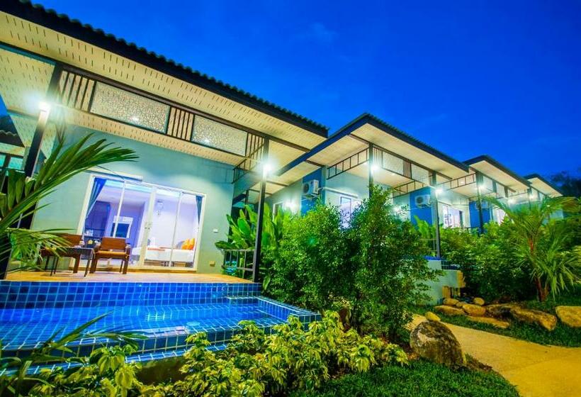 ویلای یک اتاق خوابه با استخر شنا, Chomphu Resort